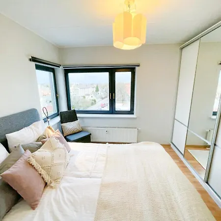 Sea And View With Sauna And Balcony Appartement Pärnu